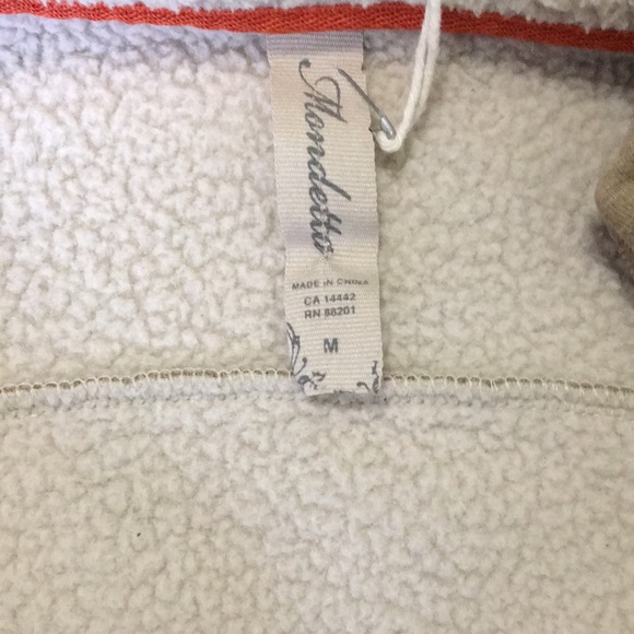 Comfy beige hoodie - Picture 2 of 3